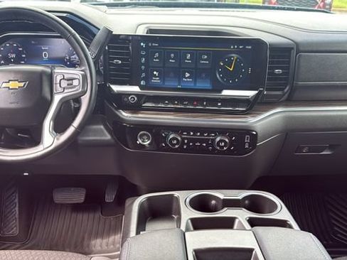 Used 2024 Chevrolet Silverado 1500 LT AWD/4WD image 27