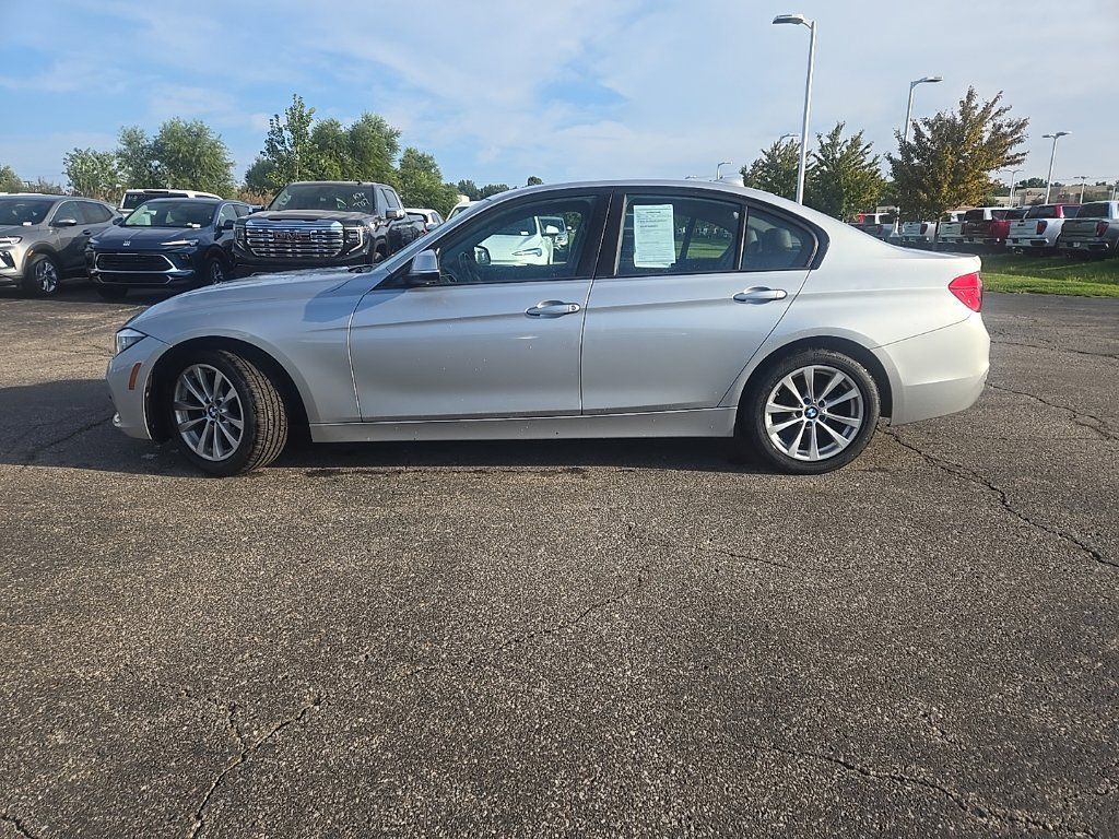 Used 2016 BMW 320i xDrive Sedan AWD/4WD image 2