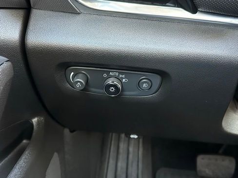 Used 2021 Chevrolet Traverse Premier w/ Redline Edition image 19