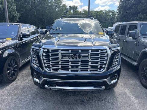 Used 2026 GMC Yukon Denali w/ Denali Reserve Package AWD/4WD image 2