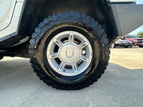 Used 2005 HUMMER H2 AWD/4WD image 12