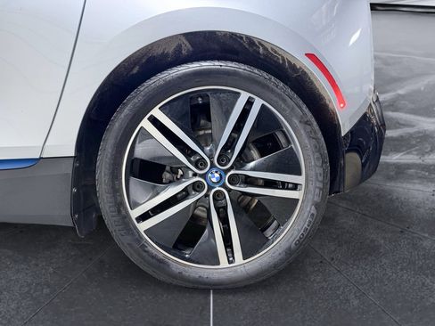 Used 2017 BMW i3 94 Ah w/Range Extender image 29