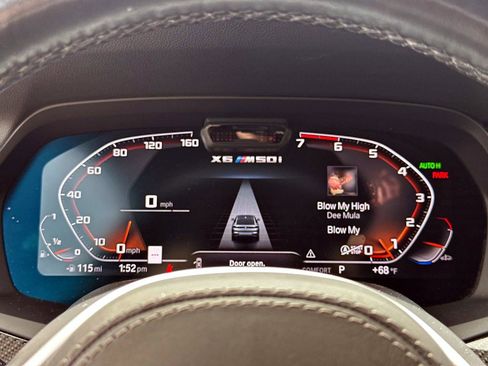 Used 2021 BMW X6 M50i w/ Executive Package image 27