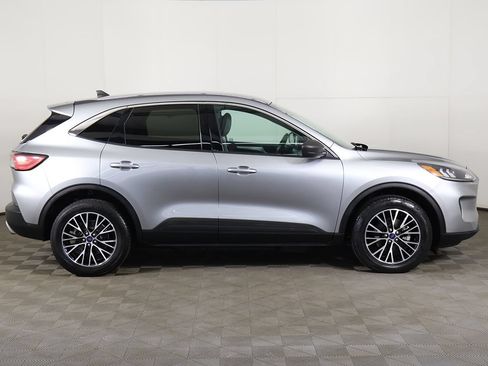 Used 2022 Ford Escape SE FWD image 17