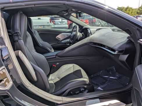 Used 2021 Chevrolet Corvette Stingray Preferred Conv w/ Z51 Performance Package RWD image 28