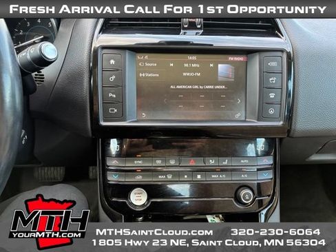 Used 2018 Jaguar XE Premium AWD/4WD image 12