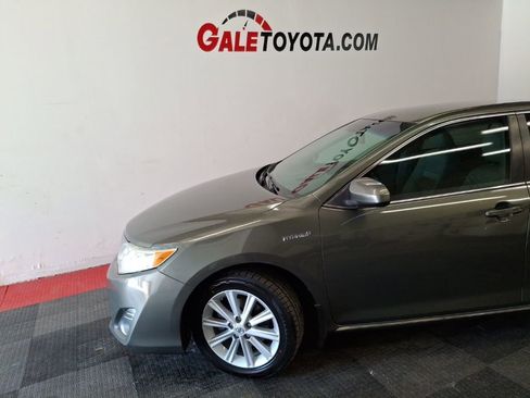 Used 2014 Toyota Camry XLE image 4