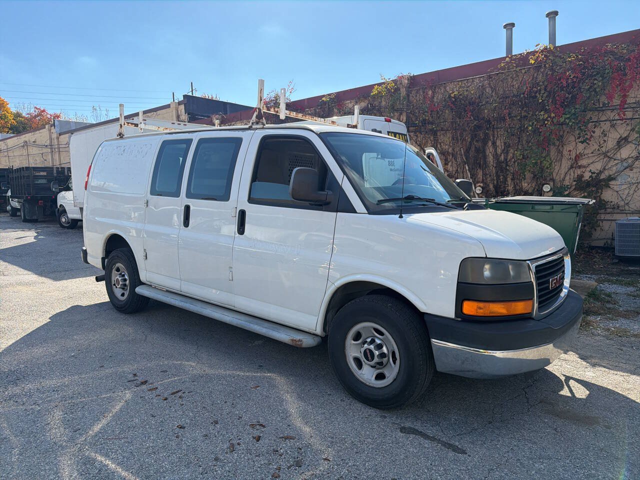 Used 2014 GMC Savana 2500 RWD image 5
