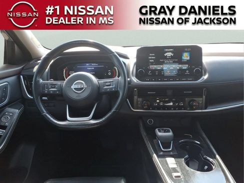 Used 2023 Nissan Rogue Platinum w/ Platinum Premium Package FWD image 10