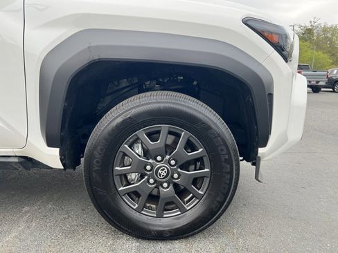 Used 2025 Toyota 4Runner SR5 image 25