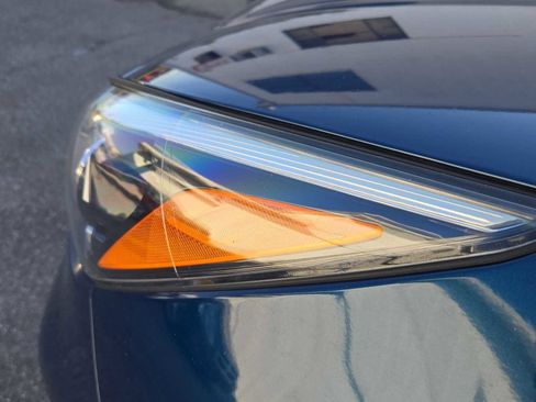 Used 2021 Kia Niro LX image 11