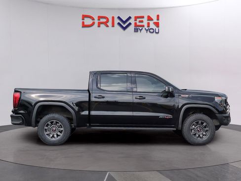 Used 2024 GMC Sierra 1500 AT4X image 6