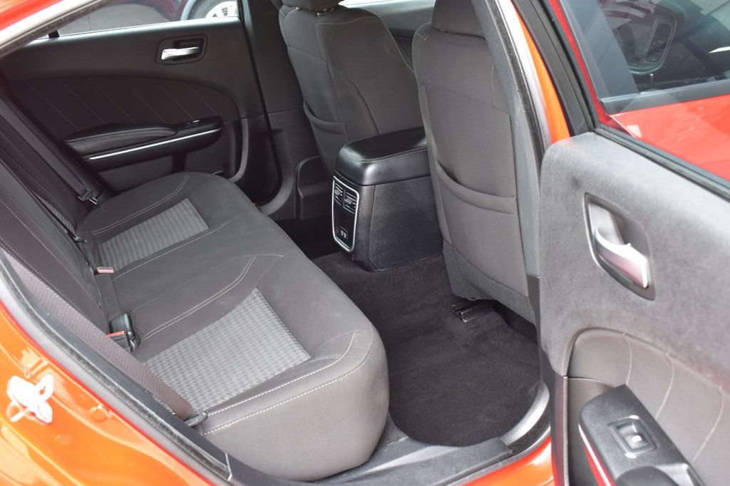 Used 2020 Dodge Charger SXT w/ Driver Convenience Group RWD image 25