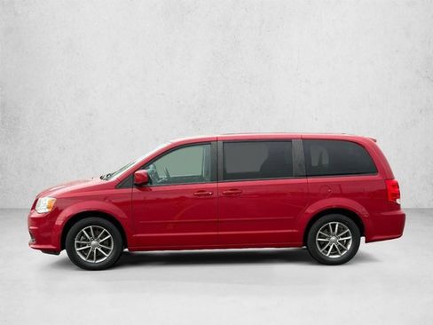 Used 2016 Dodge Grand Caravan SE FWD image 2