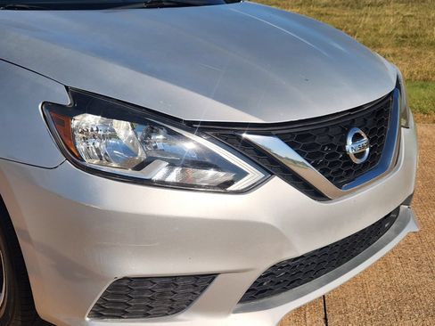 Used 2019 Nissan Sentra S FWD image 12