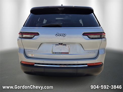 Used 2024 Jeep Grand Cherokee L Limited w/ Luxury Tech Group II image 4