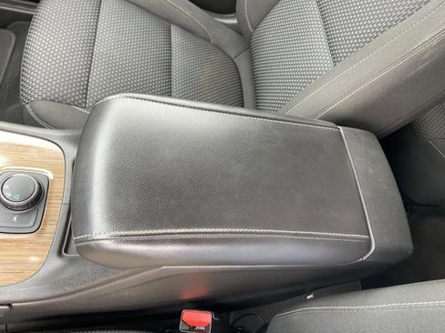 Used 2022 GMC Acadia SLE w/ Elevation Edition FWD image 42