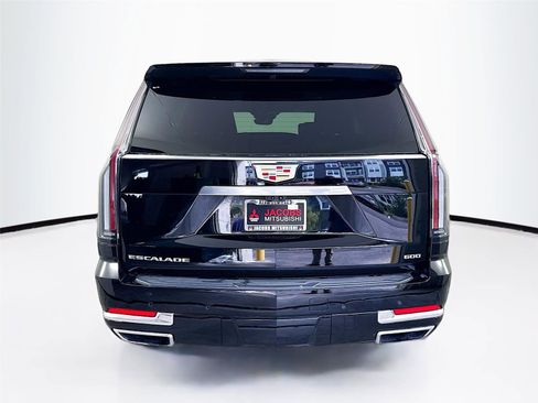 Used 2025 Cadillac Escalade Premium Luxury image 6