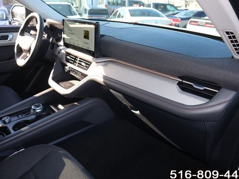 Used 2025 Ford Explorer Active AWD/4WD image 26