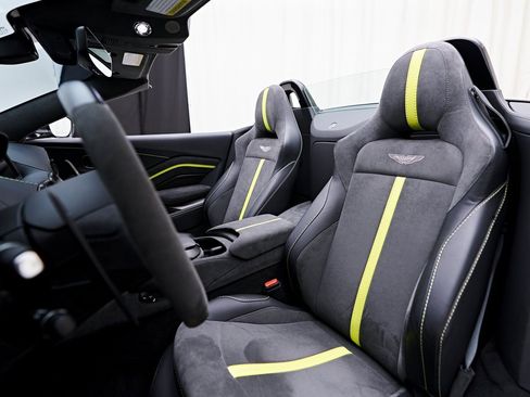 Used 2023 Aston Martin V8 Vantage Roadster image 50