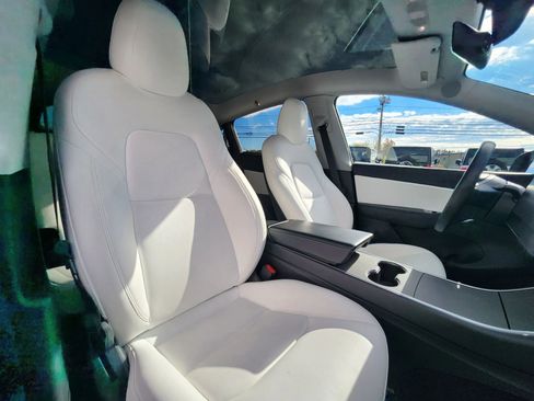 Used 2020 Tesla Model Y Long Range image 39