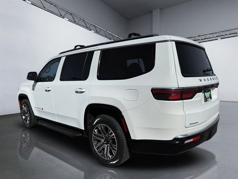 Used 2023 Jeep Wagoneer 4WD w/ Premium Group I image 5