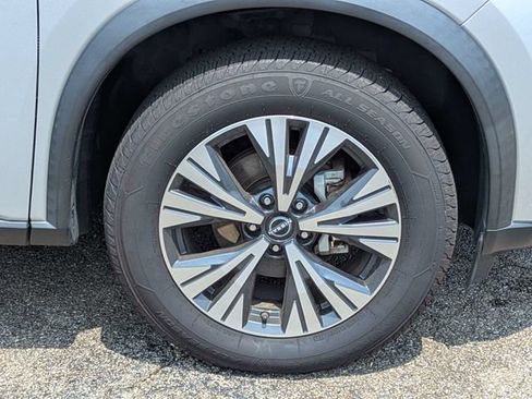 Used 2023 Nissan Rogue SV AWD/4WD image 11