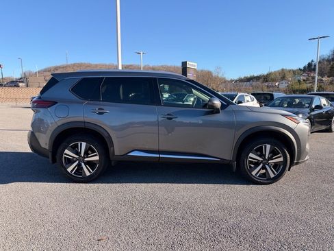 Used 2023 Nissan Rogue SL w/ SL Premium Package image 12