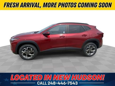 Used 2024 Chevrolet Trax LT w/ Driver Confidence Package FWD image 7