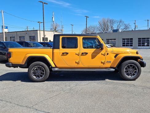 Used 2021 Jeep Gladiator Overland image 10