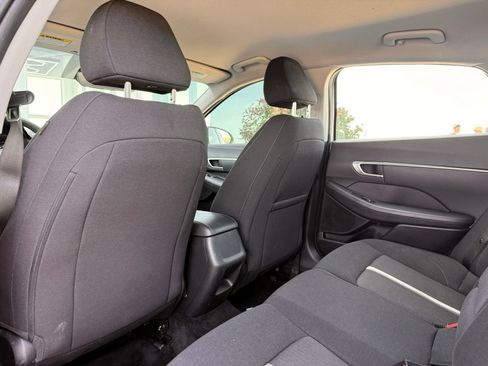 Used 2023 Hyundai Sonata SEL w/ Preferred Accessory Package FWD image 19