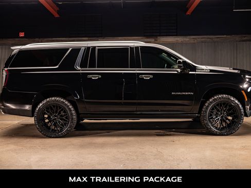 Used 2025 Chevrolet Suburban High Country image 11