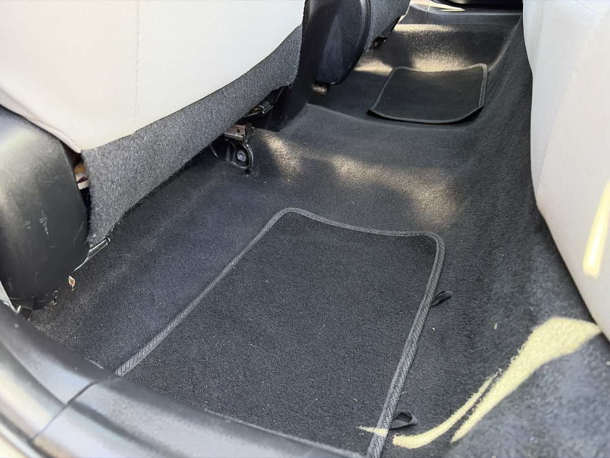 Used 2018 Toyota Corolla LE FWD image 15