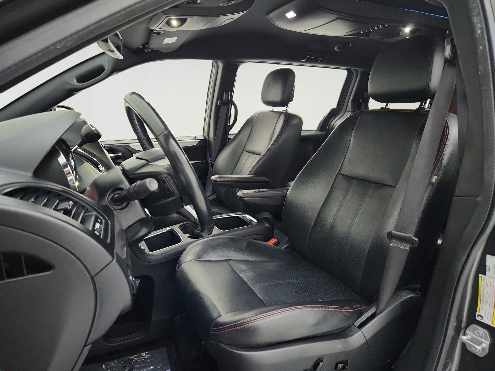 Used 2019 Dodge Grand Caravan GT FWD image 17