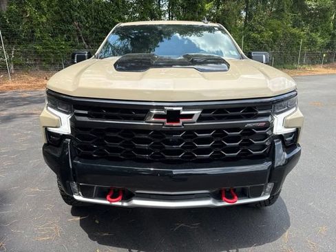 Used 2022 Chevrolet Silverado 1500 ZR2 w/ Technology Package AWD/4WD image 8