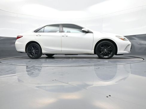 Used 2015 Toyota Camry SE image 27