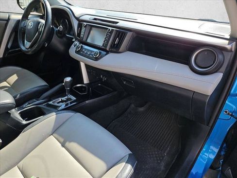Used 2018 Toyota RAV4 Limited FWD image 20