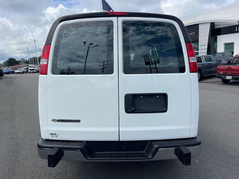 Used 2023 Chevrolet Express 2500 w/ Driver Convenience Package image 4