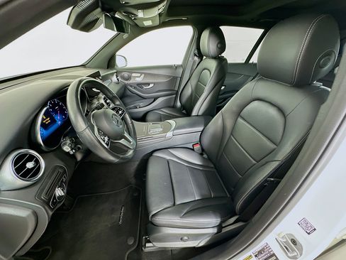 Used 2022 Mercedes-Benz GLC 300 4MATIC w/ Driver Assistance Package image 13