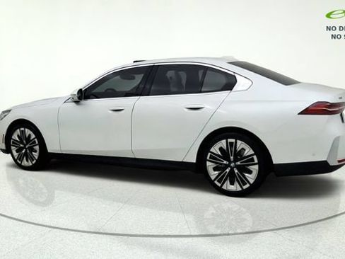 Used 2026 BMW 540i xDrive AWD/4WD image 5