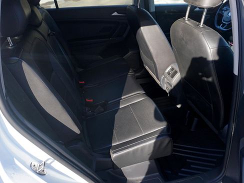 Used 2018 Volkswagen Tiguan SE image 13