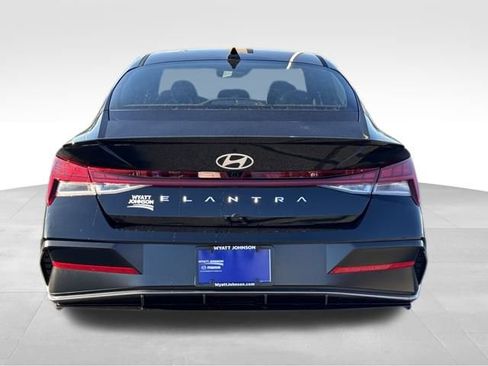 New 2026 Hyundai Elantra SEL Sport image 4