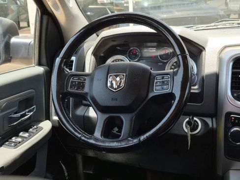 Used 2018 RAM 1500 SLT RWD image 19