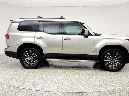 Used 2024 Lexus GX 550 GX 550 Luxury 4WD w/ Mark Levi image 4