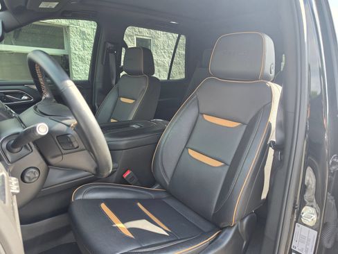 Used 2024 GMC Yukon AT4 w/ AT4 Premium Plus Package AWD/4WD image 10
