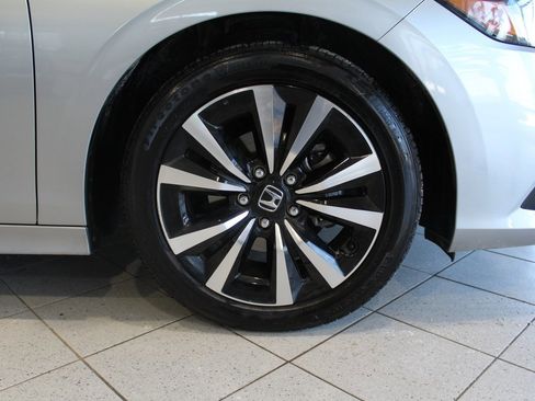 Certified 2023 Honda Civic EX image 9