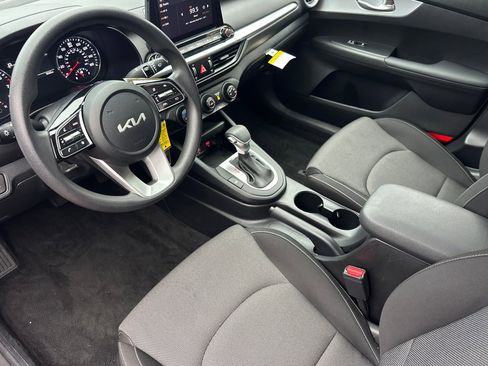 Used 2024 Kia Forte LXS image 7