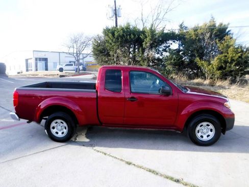 Used 2010 Nissan Frontier XE w/ XE Preferred Pkg image 4