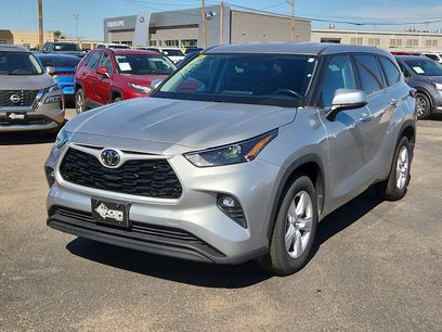Used 2023 Toyota Highlander LE