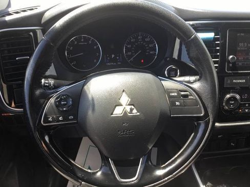 Used 2018 Mitsubishi Outlander SEL FWD image 15